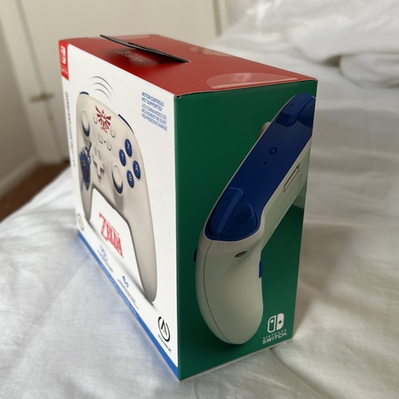 Zelda Nintendo Switch Controller - Picture 3 of 4
